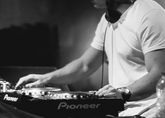 DJ Gilles Bernard
